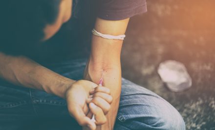 Sevrajul la heroină: Coșmarul dependenței – Cum să scapi de ghearele morții?