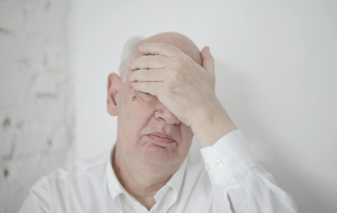 AMT (alfa-metiltriptamina): ce este, efecte psihedelice, riscuri și cât durează