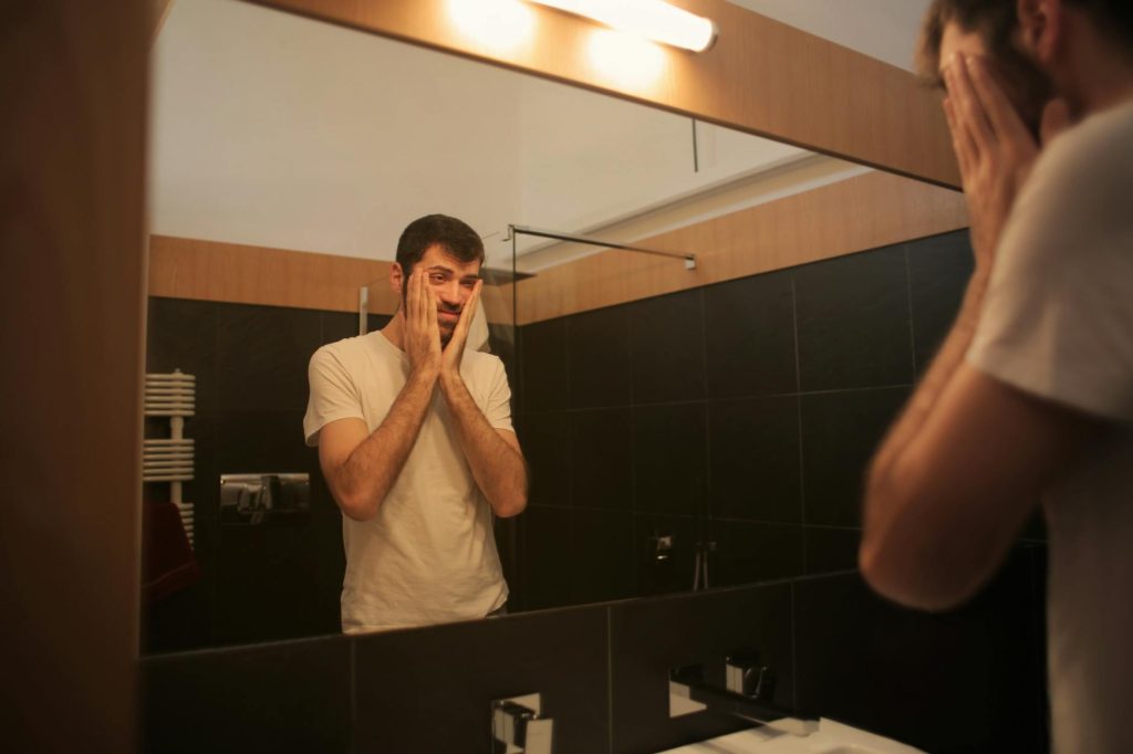 Catinone sintetice („bath salts”): efecte, riscuri și toxicitate