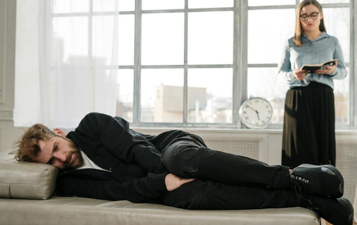 DMT (N-dimetiltriptamină): ce este, efecte, riscuri și cum contează set & setting