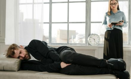 DMT (N-dimetiltriptamină): ce este, efecte, riscuri și cum contează set & setting