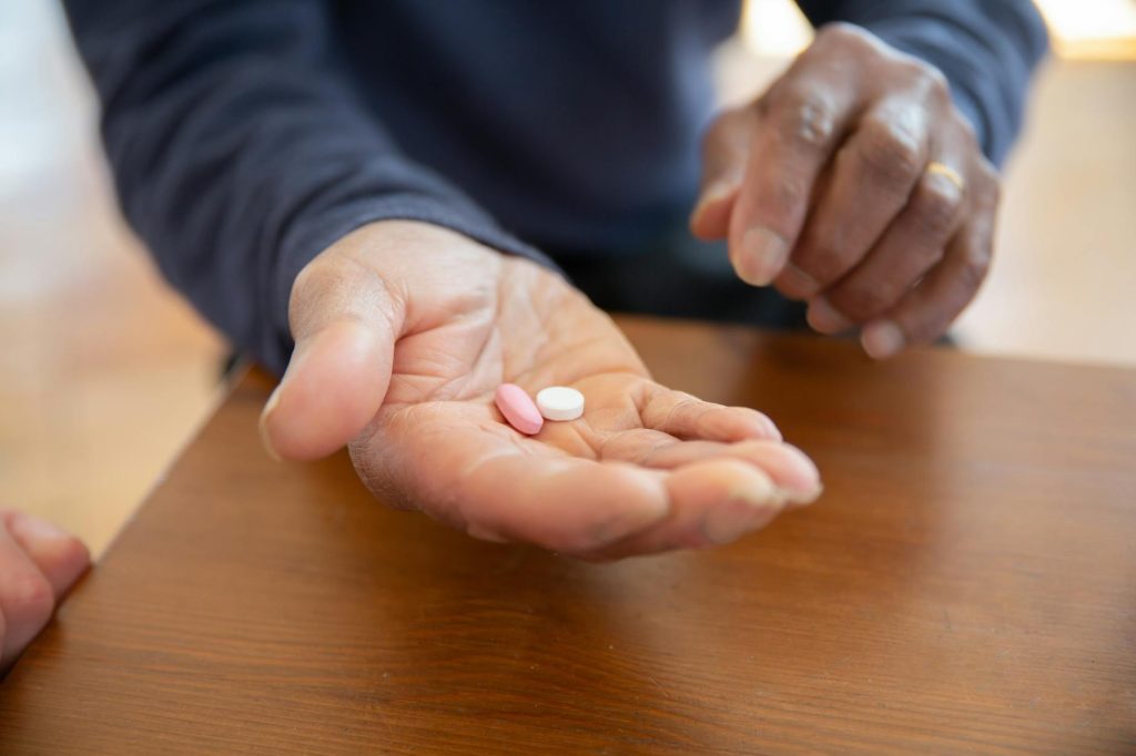 Fenazepam: ce este, ce efecte are și de ce poate deveni periculos (dependență și sevraj)