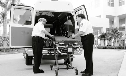 N-bomb (NBOMe): ce este, de ce riscul de supradoză e atât de mare și ce faci într-o urgență